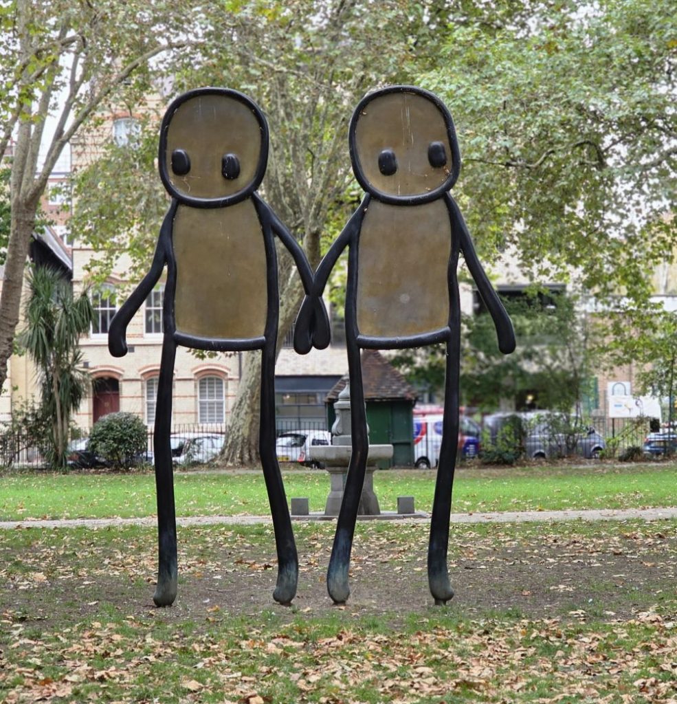 Stik - Holding Hands’ sculpture_ Hoxton Square_East London